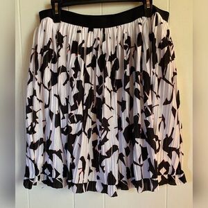 Apt. 9 Skirt Women’s XL Black White Elastic Waist Full Swing Pleated Lined